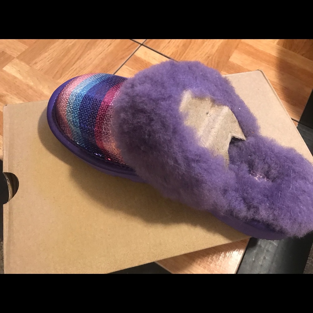 NWT Ugg Slippers Girls 3